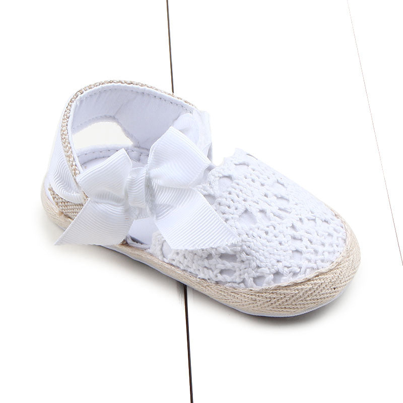 Linen Bow First Walkers – Soft Crochet Baby Shoes